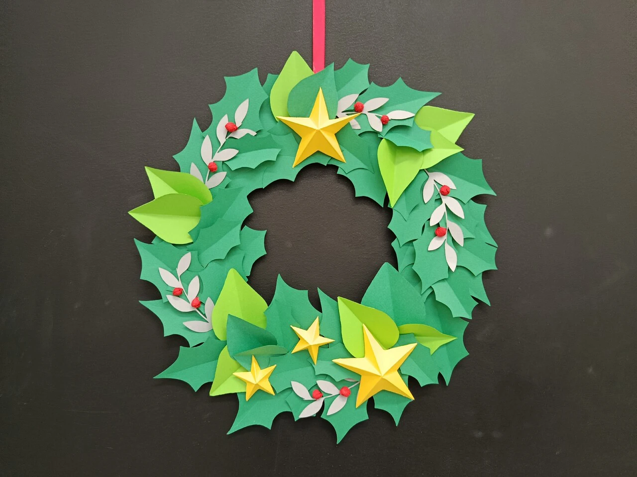 Atelier créatif - Couronne de fêtes en papier